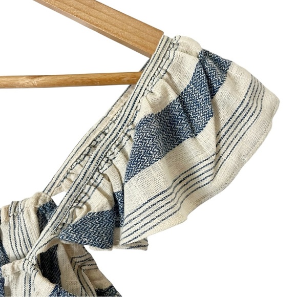 Alice + Olivia Celestia Size Small Striped Linen Blend Flutter Sleeve Crop Top - Picture 5 of 9